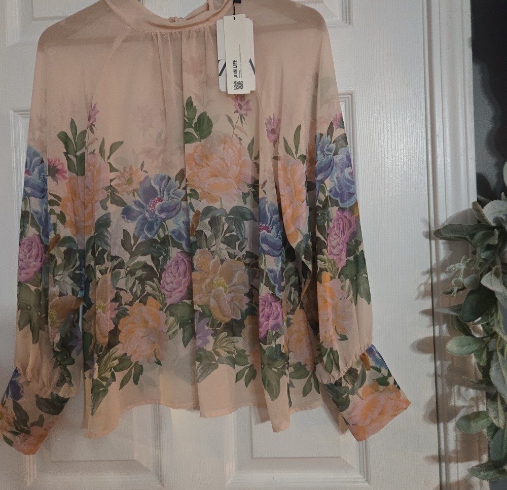 Zara Cream Sheer Blouse with Pastel Floral Print - Picture 2 of 6